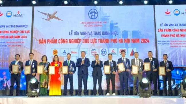 The ceremony to honour Hanoi's key industrial products.