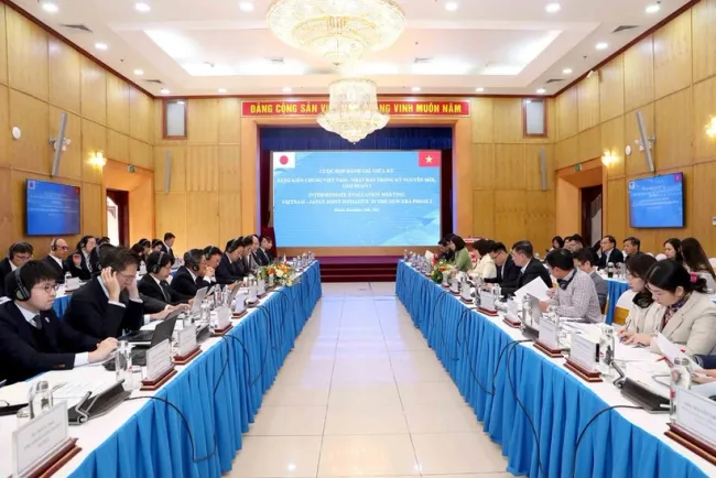The mid-term review meeting on the first phase of the Vietnam - Japan Joint Initiative in the new era takes place in Hanoi. (Photo: Ministry of Planning and Investment)