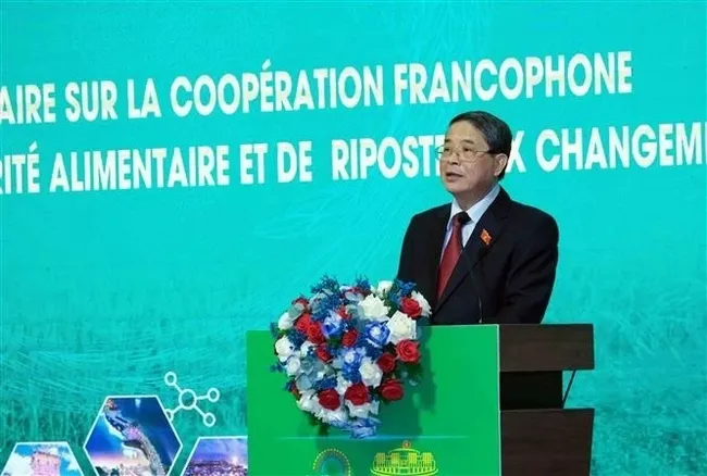 A Vice Chairman Nguyen Duc Hai delivers a close speech at the Francophone Parliamentary Forum on sustainable agriculture, food security, and climate change adaptation in Can Tho on January 21. (Photo: VNA)