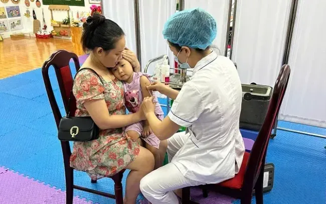 Hà Nội: Khoảng 20.000 trẻ từ 6 tháng đến dưới 9 tháng tuổi sẽ được tiêm vaccine ngừa sởi