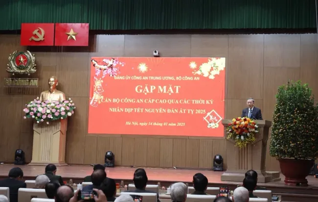 Party General Secretary To Lam speaks at the gathering of former senior public security officials in Hanoi on January 14. (Photo: VNA)