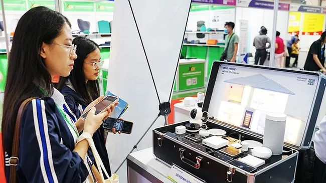 Vietnamese products on display at an international expo on smart electronic components. (Photo: NDO)