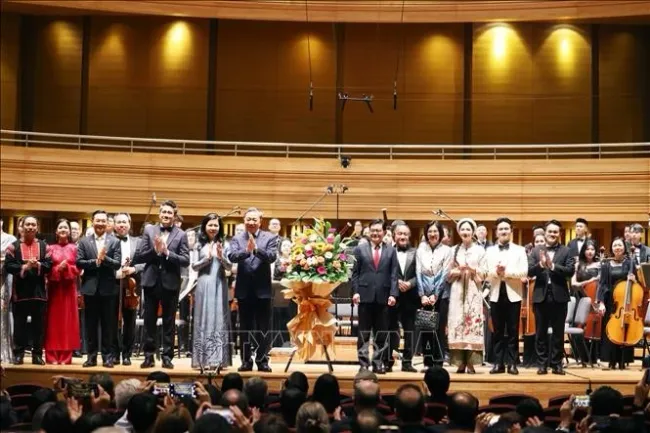 Party General Secretary To Lam and his spouse at the special concert (Photo: VNA)
