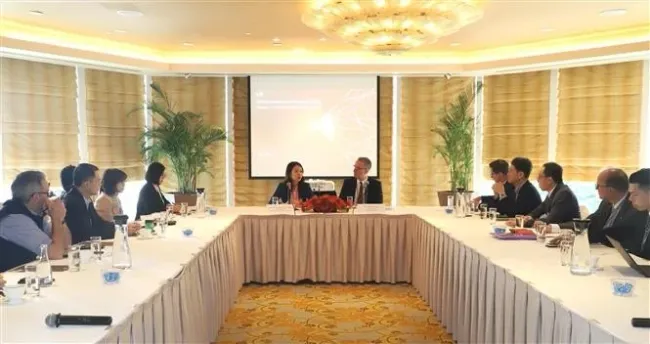 Deputy Minister of Foreign Affairs Nguyen Minh Hang attends the second HSBC Global Investment Summit (GIS) in Hong Kong (China). (Photo: VNA)