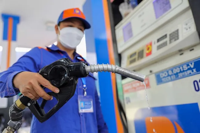 Bộ Công Thương thay đổi thời gian điều hành giá xăng dầu