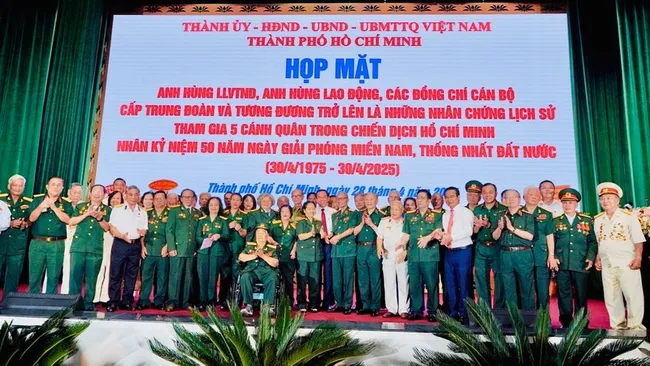 Veterans at the meeting.