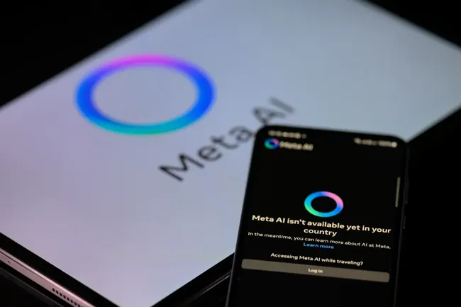 Meta phát hành ứng dụng AI cạnh tranh với ChatGPT