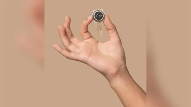 Người mắc bệnh xơ cột bên teo cơ (ALS) có thể nói trở lại nhờ cấy chip vào não