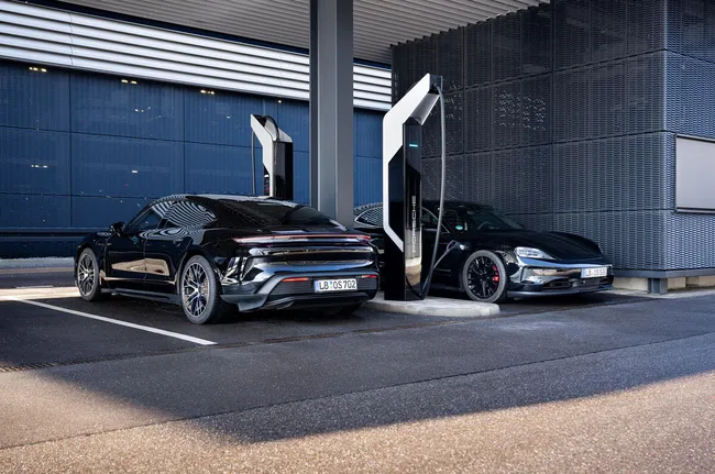 Porsche thay đổi chiến lược sản xuất pin nội bộ