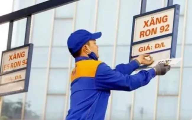 Giá xăng dầu tiếp tục giảm mạnh đồng loạt