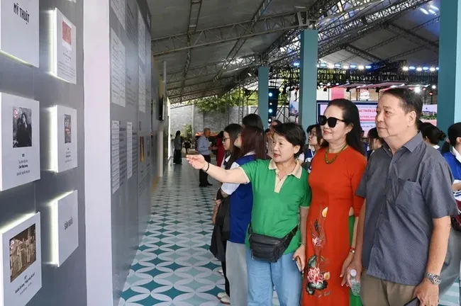 Visitors at the exhibition in Ho Chi Minh City. (Photo: VNA)