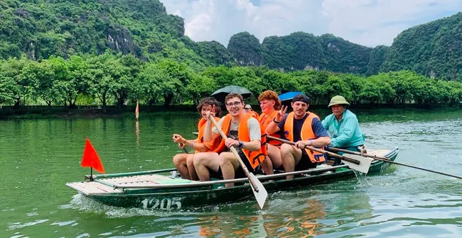 Triển khai kiểm tra công tác chấp hành các quy định pháp luật và đảm bảo chất lượng trong ngành du lịch