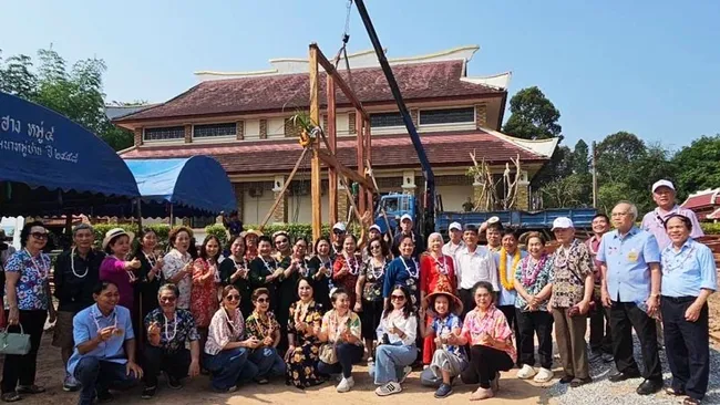 Delegates at the ground-breaking ceremony.
