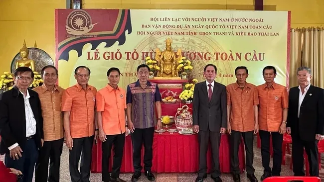 Delegates attending the ceremony to observe the commemorative anniversary of the Hung Kings.