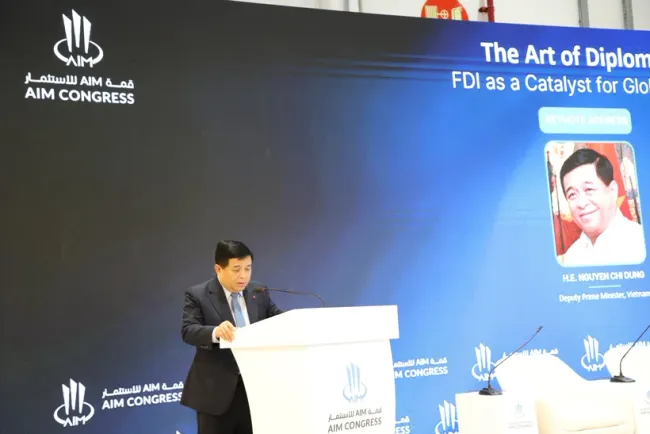 Deputy Prime Minister Nguyen Chi Dung speaks at the session on attracting foreign direct investment (FDI) in the era of digital transformation and sustainable development. (Photo: VNA)