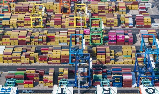 Mỹ sẽ áp thuế khác nhau cho từng quốc gia sau phán quyết của Tòa án Tối cao