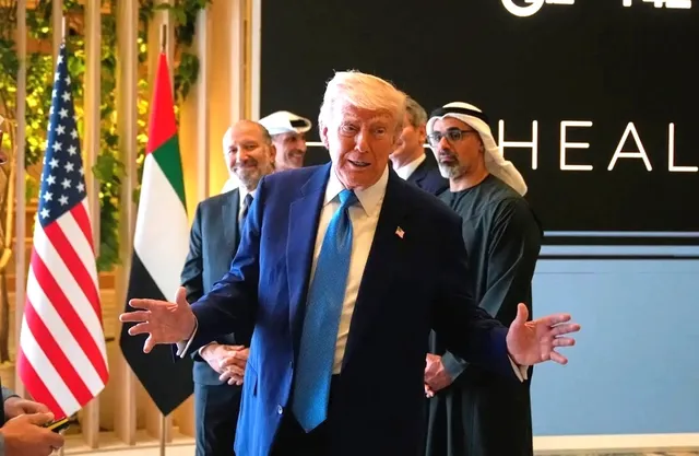 Ông Trump ngừng đàm phán thuế quan, gửi thư áp mức thuế mới với 150 nước