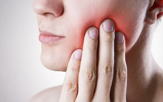 Những dấu hiệu cảnh báo ung thư khoang miệng