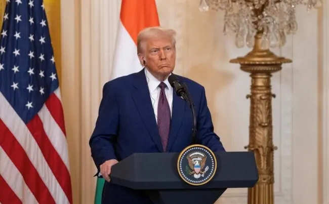 Ông Trump đề xuất áp thuế 50% với EU, 25% với Apple