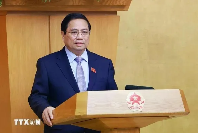 Prime Minister Pham Minh Chinh speaks at the Government’s April regular meeting (Photo: VNA)