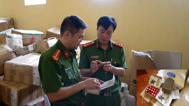 Triệt phá đường dây sản xuất, buôn bán hàng cấm quy mô lớn