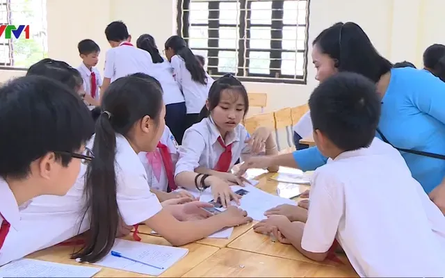 150 giờ dạy thêm được trả lương tính theo giờ hành chính hay tiết dạy?