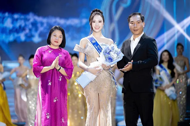 “Người đẹp có làn da đẹp nhất” Hoa hậu Biển đảo Việt Nam 2025 Nguyễn Vân Anh và hành trình từ nước mắt đến nụ cười tự tin
