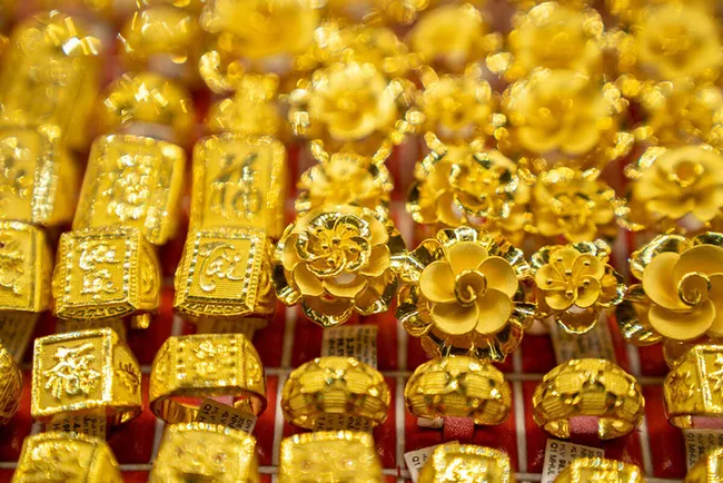Sáng 11/6: Giá vàng nhẫn, vàng miếng vọt tăng mạnh
