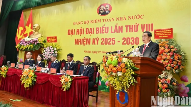 NA Chairman Tran Thanh Man speaks at the 8th Party Congress of the State Audit Office of Viet Nam on June 7 (Photo: NDO)