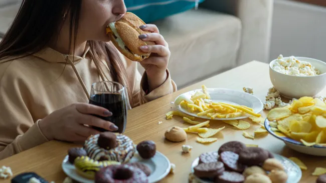 Những Bữa Sáng "Công Nghệ" Có Thể Đang Âm Thầm Tàn Phá Thận Của Bạn
