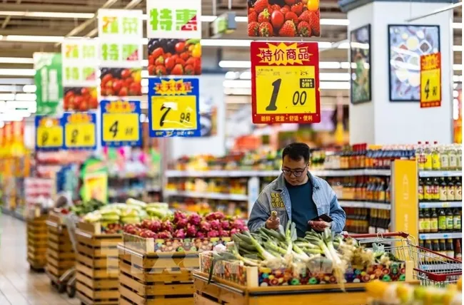 Tiêu dùng Trung Quốc bật tăng: Động lực dài hạn hay ngắn hạn?