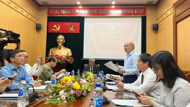 The Viet Nam Association of the Elderly held a press conference to provide information about the celebration of the 30th anniversary of its founding.