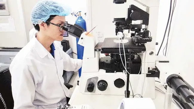 Scientific research activities at the Vietnam National University, Ho Chi Minh City (Photo: NDO)