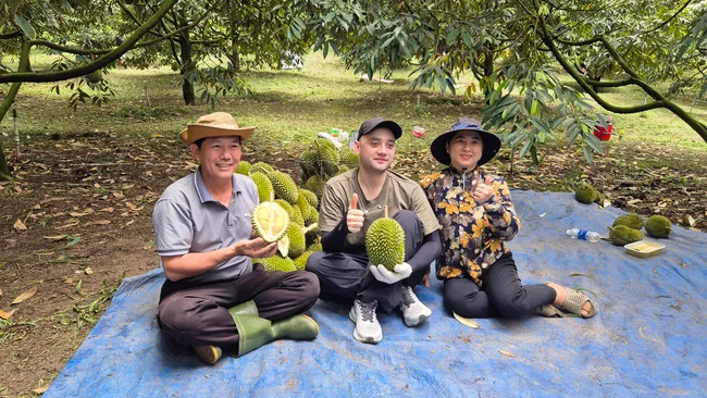 Livestream “chốt đơn” thành công 10 tấn sầu riêng, chủ vườn “vỡ òa” hạnh phúc