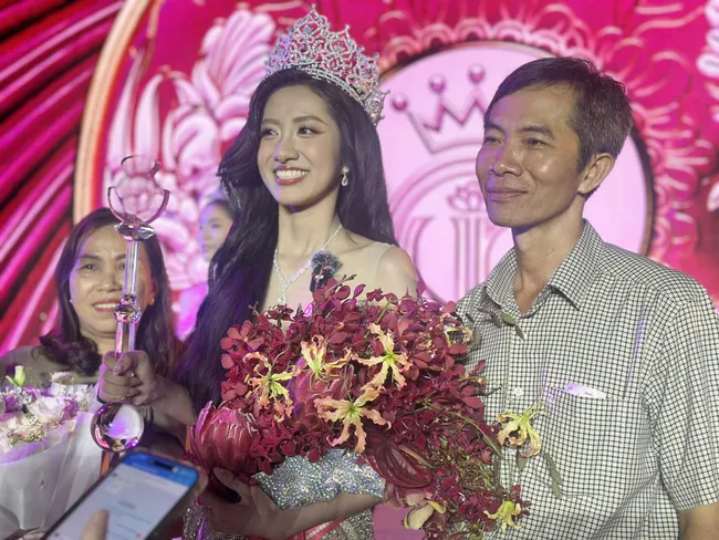 Hà Trúc Linh: Tân hoa hậu Việt Nam từ gia đình giáo viên và hành trình "tự thân" gây bão