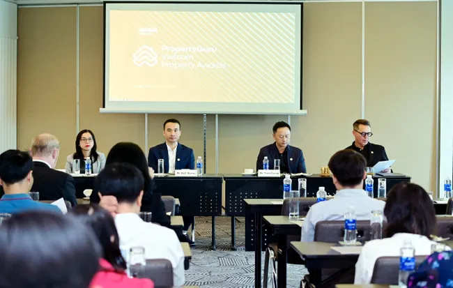 Giải thưởng bất động sản Việt Nam 2025: Người dùng cầm mic, doanh nghiệp "đổ mồ hôi"