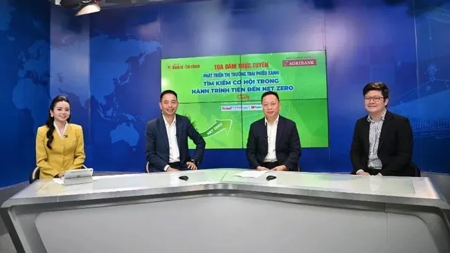 Experts at the online forum “Developing the Green Bond Market: Seeking Opportunities on the Path to Net Zero” (Photo: Organising Committee)