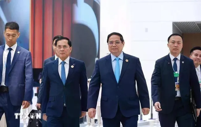 rime Minister Pham Minh Chinh arriving at the opening session of the 16th Annual Meeting of the World Economic Forum (WEF) in Tianjin city of China (Photo: VNA)