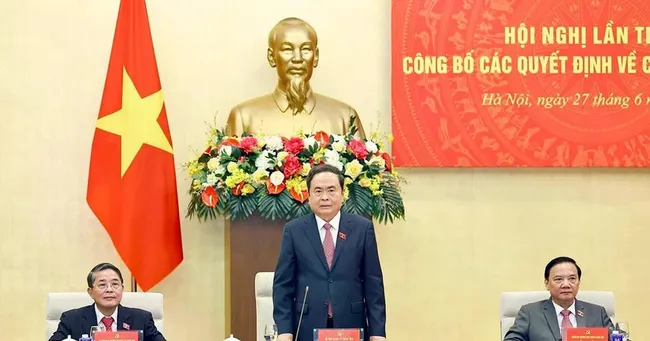 NA Chairman Tran Thanh Man (centre) speaks at the event (Photo: VNA)