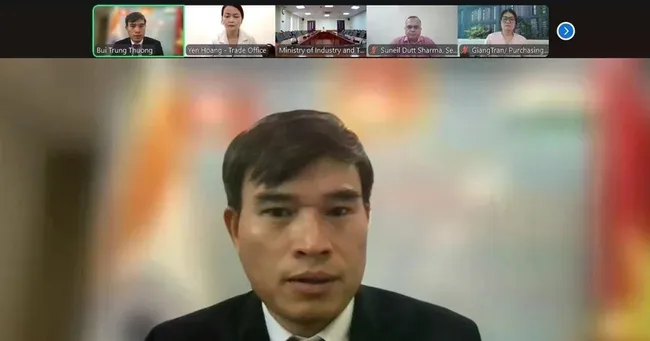 Bui Trung Thuong, Trade Counsellor at the Vietnamese Embassy in India, at the online seminar on June 25. (Photo: VNA)