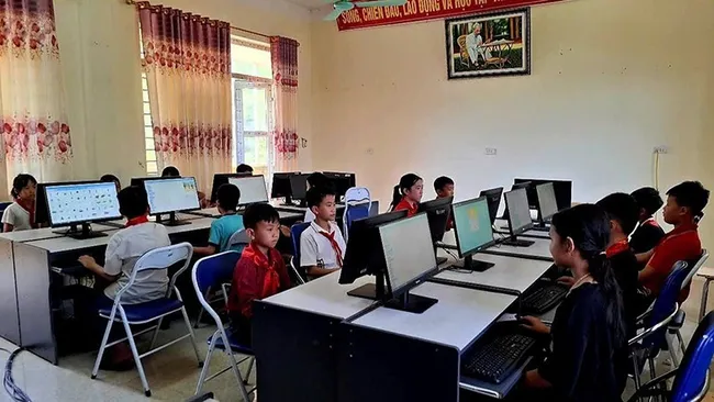 Information Technology Room at Nguyen Huu Tho Primary School, Muong Te District, Lai Chau Province.