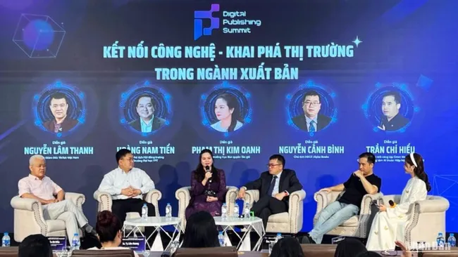 Participants join a discussion at the Viet Nam Digital Publishing Summit 2025