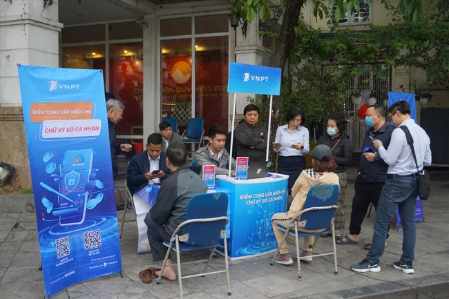 Sốc con số: Gần 1/3 GenZ & Millennials Việt đã "ký online" như pro.