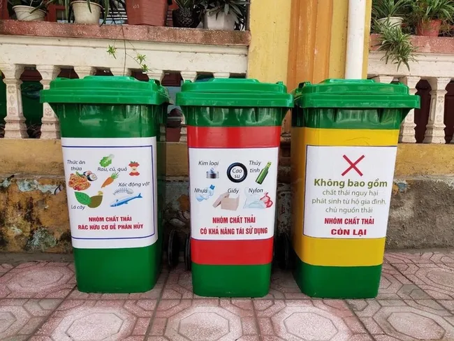 Waste-sorting bins are being widely deployed across major urban areas. (Photo: NDO)