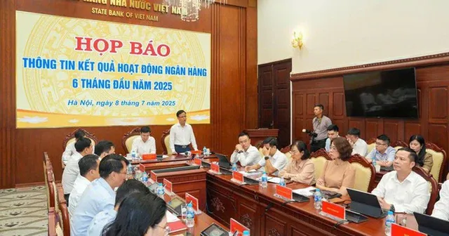 Một lượng tiền rất lớn được đưa ra thị trường, NHNN bước vào lộ trình bỏ room tín dụng