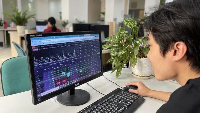 Thị trường chứng khoán liên tục tăng mạnh: Liệu có bất thường?