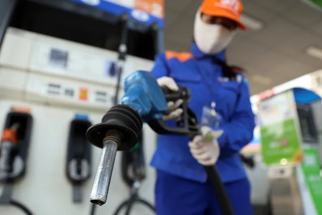 Giá xăng, dầu tăng trở lại