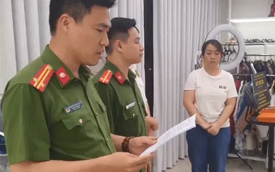 Hà Nội: Tạm giữ hình sự đối tượng bán hàng online trốn thuế có doanh thu hơn 800 tỷ đồng