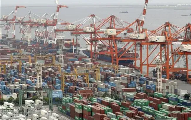 IMF cảnh báo bất ổn kinh tế toàn cầu