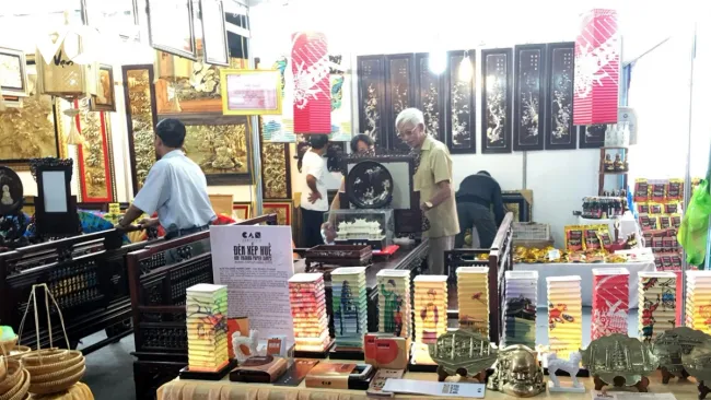 Hơn 50% hộ kinh doanh chưa được cơ quan thuế hỗ trợ áp dụng hoá đơn điện tử